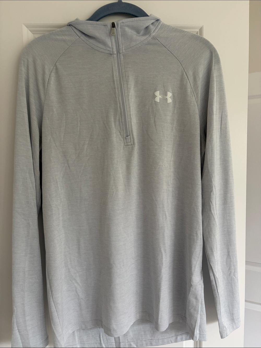 Under Armour Men’s Light Gray Quarter-Zip Performance Hoodie